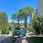 5 Minutes Cannes Et Plages, Terrasse, Piscine * Vallauris