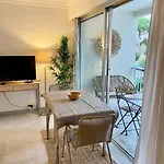 5 Minutes Cannes Et Plages, Terrasse, Piscine Vallauris